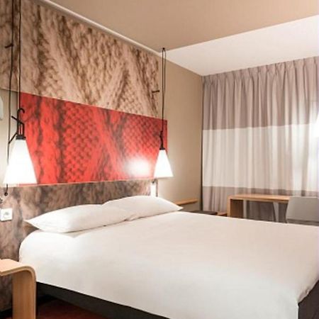 ไอบิส บอร์โด ซองทร์ การ์ แซ็งฌ็อง Hotel ภายนอก รูปภาพ