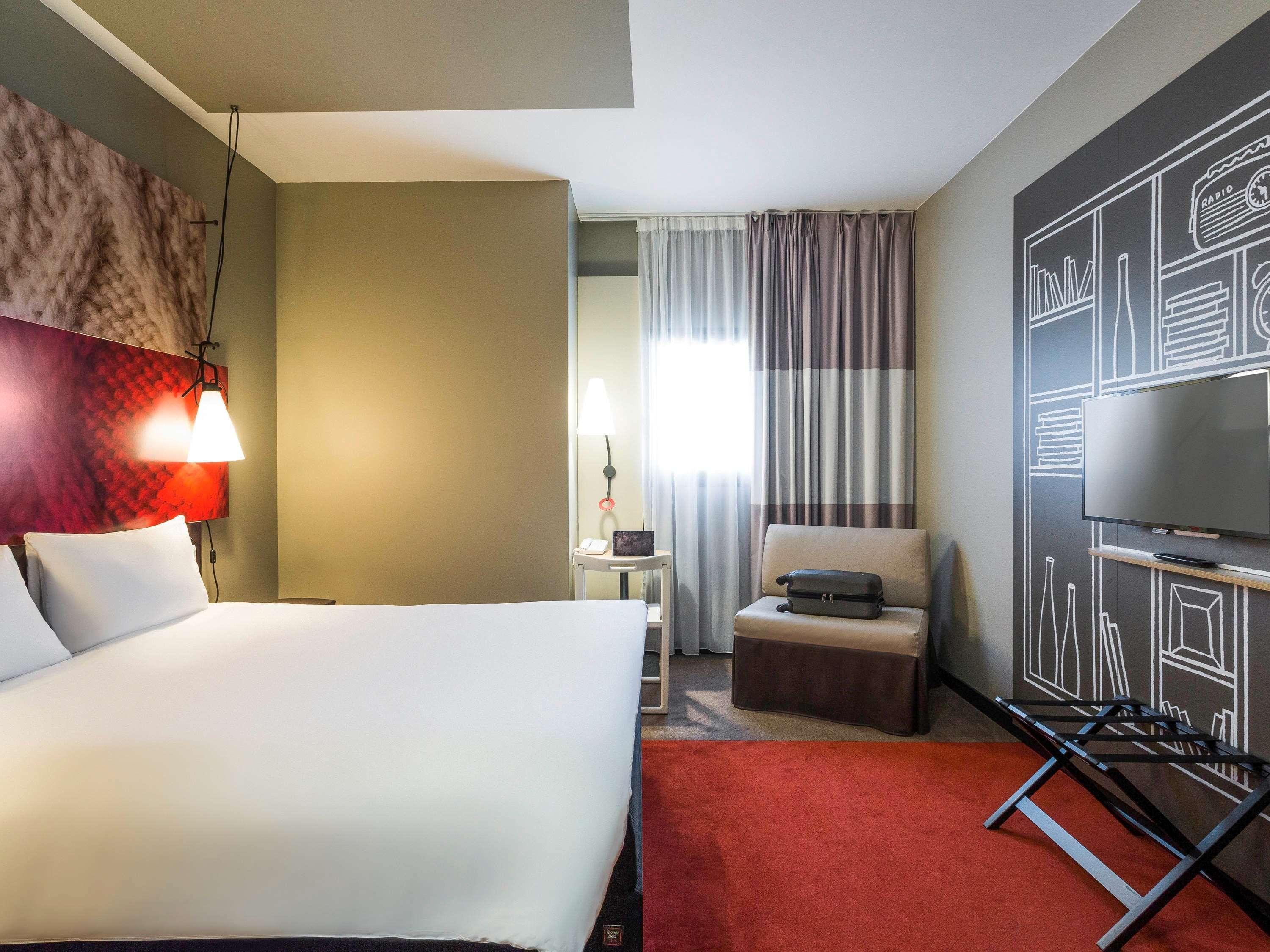 ไอบิส บอร์โด ซองทร์ การ์ แซ็งฌ็อง Hotel ภายนอก รูปภาพ